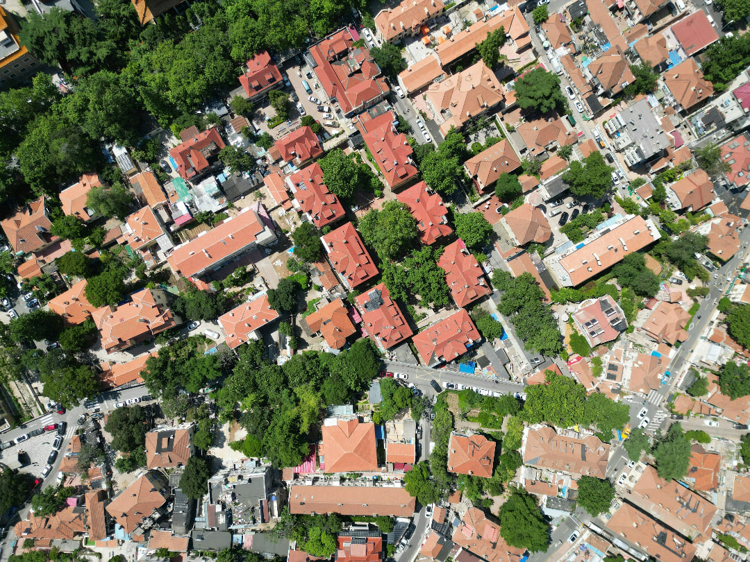 Aerial view of a suburban housing complex